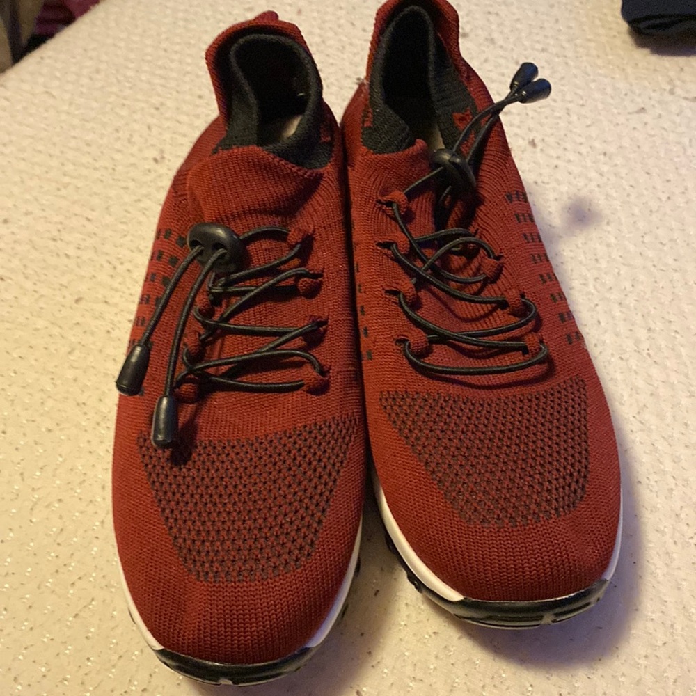 Size 8.5 runners